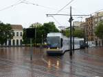 Strasenbahn Valencia Fahrzeug 3818 und 38?? bei ehemalige Lokalbahn Bahnhof. Auch in Valancia scheint nicht immer der Sonne. Fotografiert am 05-09-2009.