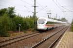 br-411-ice-t Zwei ICE rauschen am 14.09.09 durch Gr�fenhainichen Richtung Berlin und wirbeln ganz sch�n Staub auf.