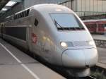 TGV-Triebwagen 4401 der SNCF f�hrt als TGV 9575 von Paris ...