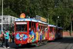 K-Wagen 105 des Ebbelwei Express an der Haltestelle Zoo mit ...