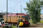 Bahnpark Augsburg Kaum zwei Stunden sp�ter hat die italienische Botschafterlok E 636 147 einen anderen Standort einnehmen m�ssen zwecks Umr�st- und Gr�nanlagearbeiten im Freigel�nde des Bahnparks Augsburg. (Sept.2009).