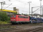 BR 140 mit Zugen 140 214-8 zieht am 28.09.'09 den Plan Auto-Ganzzug durch Lehrte. Man erkennt das die Scheibenwaschanlage erst vor kurzem im Einsatz war.