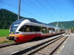 TRN - Les Transports Regionaux Neuchatelois TRN - Triebwagen RABe 527 331-3 im Bahnhof von Noiraigue am 15.08.2009
