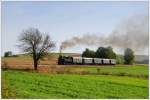 br-30 Auch bei der zweiten Fahrt am Nachmittag des 27.9.2009 war der Mollmannsdorfer Berg f�r die ehemalige Stadtbahnlok 30.33 kein Problem. Die Aufnahme zeigt SR 16254 von Korneuburg nach Ernstbrunn an der gleichen Stelle wie am Bild zuvor kurz nach Mollmannsdorf. 