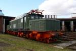 br-194-e-94-dr-254 254 058-1 geh�ret ebenfalls zur Loksammlung Falz, gesehen am 12.09.09 im ehemaligen BW Falkenberg oberer Bahnhof. Zur Zeit ist die Anlage nur an wenigen Wochenenden im Jahr zug�nglich, hier soll aber in naher Zukunft ein Eisenbahnmuseum entstehen.