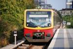 Berlin, 26.09.2009, S42 (Ringbahn entgegen der Uhrzeigerrichtung) bei der Einfahrt ...
