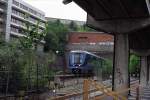 Bf Liljeholmen, der Zug mit ET 2472 an der Spitze ...