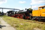 Die Gastlok 345 100-2 zog am 12.09.09 im ehemaligen BW ...