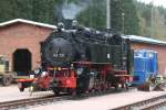 Die Zittauer 99 731 wartet in Schönheide Süd auf ihren ... Die Zittauer 99 731 wartet in Schönheide Süd auf ihren ...