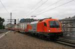 rts-rail-transport-service-gmbh 23.6.09 In Folge des Blitzeinschlags im Stellwerk S��enbrunn waren keine Fahrten zwischen S��enbrunn und Stadlau m�glich, deswegen mussten ein paar Z�ge gro�r�umig �ber Bratislava oder Ceske Budejovice umgeleitet werden. Andere fuhren �ber die Schnellbahnstammstrecke, wie zum Beispiel die 1216 902 mit einem Schienenzug von Passau nach Breclav, Zugnummer ist mir leider nicht bekannt.