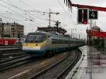 br-680--681--682-pendolino 23.6.09 Nicht nur G�terz�ge waren auf der S-Bahn Stammstrecke zu sehen, auch die ECs aus/nach Prag, Warschau oder Hamburg waren vertreten. Da die Ostschleife am Zentralverschiebebahnhof nicht f�r den Pendolino geeignet war, musste dieser �ber Wien Meidling zum Wiener S�dbahnhof fahren, anstatt bei Rennweg auf die Pressburger Bahn abzubiegen. 680 004 als EC 17 nach der Wende in Wien Meidling bei der Ankunft mit +66min am S�dbahnhof.