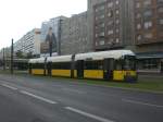 berlin Stra�enbahnlinie M2 nach Heinersdorf am S+U Bahnhof Alexanderplatz.