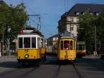 karlsruhe-hier-bitte-keine-s-bahnen-einstellen Begegnung zweier Legenden. Tw 14 und Tw 95 beim Hauptbahnhof. Aufgenommen am 3.10.2009