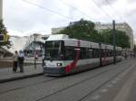 Stra�enbahnlinie M5 nach Hohensch�nhausen Zingster Stra�e am S+U Bahnhof Alexanderplatz. ...