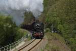 58 1111 unterwegs mit einen G�terzug bei Kloserbuch am 19.04.2009 ...