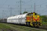 Eisenbahn und Hafen Duisburg E&h 542 hier mit einem Kalkzug in Ratingen Lintorf.
Juli 2009
