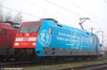 101 016-4 mit halber Werbung in Hamburg am 23.12.06.  ...