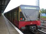 Die S-Bahnlinie 8 nach Sch�neweide im Bahnhof Greifswalder Stra�e.  ...
