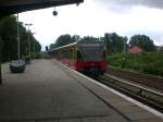 S-Bahn Berlin Die S-Bahnlinie 8 nach Sch�neweide im Bahnhof Pl�nterwald.