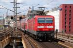 143 556 schiebt am 29.07.09 einen Zusatzzug nach Potsdam aus ...