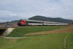 Der IR 1973 n�hert sich am 5.10.09 Frick.  ...