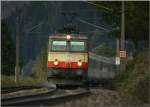 1044 117 im Schachbrettdesign f�hrt mit IC 535 K�rnten wasser.reich  ...