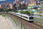 Metro Medellin,
Einfahrt ...  Thomas Fehr 10.10.2009