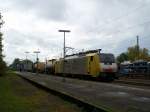 ES 64 F4-096 f�hrt mit ihrem G�terzug gerade aus Lahr ...
