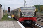 Berlin, 10.10.2009, S-8 nach Hohen Neuendorf bei der Einfahrt vom ...