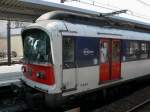 Frontansicht des Pariser RER(S-Bahn)-Zugs RATP M15.165 
Besonders bemerkenswert: er ist ...