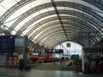 Dresden Hauptbahnhof, gro�e Abfahrtshalle ...  rainer ullrich 11.10.2009