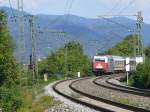 Der Adler vor einem EC nach Chur kurz nach Freiburg ...