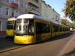 Stra�enbahntreffen in Lichtenberg/ Gudrunstra�e: Flexity [Vordergrund](9001 - lange Zweirichtungsbahn), KT4D ...