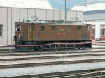 betriebswerk-landquart Sichtung in der HW Landquart,Oldtimer Ge 4/6 Nr.353(SLM 1914)
am 15.10.09.Eigentlich erhoffte ich mir,ein Foto vom ersten
der neuen Stadler Triebz�ge 'Allegra' machen zu k�nnen,der 
gestern erstmals der �ffentlichkeit vorgestellt wurde und 
die ab Mai 2010 verkehren sollen.Z.Zt ist er aber in der Halle eingestellt.