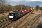 private-evus 24.3.09 Die schwarze Witwe auf der Nordbahn, am Vormittag kam die 189 932 als SLz nach Hohenau um Standst�rstrommessungen durchzuf�hren, nach Beendigung der Messungen wurde die MRCE Lok einem G�terzug beigegeben. In Strasshof konnte ich die Vorspannlok in Form der 189 932 mit der 1116 055 als Zuglok am 83min versp�teten DG 45043 von Breclav nach Kledering ablichten.