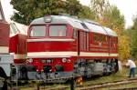 br-220-dr-v-200-dr-120 120 198 stand am 10.10.09 in Weimar. Erst als die V 300 auf die Scheibe gezogen wurde, stand sie g�nstig.
