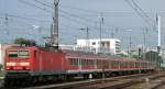143 887-8 mit RB nach Neumarkt (Oberpf) bei der Einfahrt ...