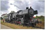 br-52 VdEA 52.4984 in Ernstbrunn (beim Gleiswechsel nach dem Wassernehmen). 11.10.2009.