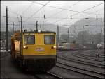 sonstiges Bautriebwagen 9981 9120 503-3 verschiebt die Schotterwaggons von SWIETELSKY. (04.08.2009)