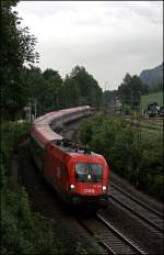 br-1116-vor-personenzugen 1116 095 legt sich mit einem OEC nach Graz Hbf in die Kurve. (04.08.2009)