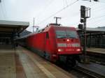 BR 101 Lokportraits 101 077 mit dem EC 6 in Karlsruhe Hbf. Aufgenommen am 16.10.2009