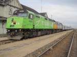 Via Rail - The Canadian Lok 6429 mit TELUS-Werbung aus Anlass der Olympischen Winterspiele
Vancouver 2010 und Lok 6418 mit 'The Canadian' unterwegs Richtung
Vancouver im Bahnhof Melville (SK).