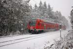 doppelstock-steuerwagen-2-gattung RB 17322, Dresden-Zwickau, kurz hinter dem Halt in Freiberg im Stadtwald. 15.10.09