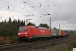 BR 152 152 101-2 zieht einen Containerzug in Richtung Fulda. Die Aufnahme entstand am 18. Oktober bei G�tzenhof.