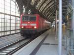 BR 143 mit Zugen 143 367-1 am 13.10.09 im Hbf. Dresden