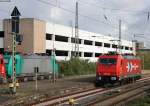 br-185-private Jede menge private Loks in Krefeld! Rechts im Bild die 185 585 der HGK im Krefelder Hbf 18.10.09