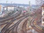 Bahnhof Aalen: Blick von der Hochbr�cke, links das Bahnhofsgeb�ude, in ...