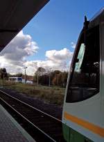 V.l.n.r.: 654 032 (VT32) wartet auf neue Aufgaben, 654 046 ...