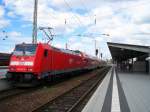 146 220 schiebt den RE 195?? aus dem Bruchsaler Bahnhof ...