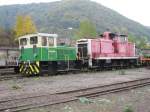 Die Normalspurdiesellok D8 der Brohltalbahn und eine verrostete V60
auf dem ...